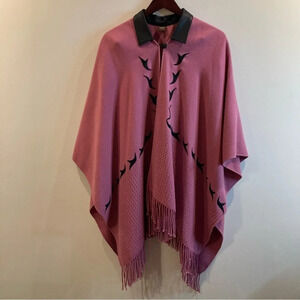 CUERO Y LANA Sz O/S  Leather Collar and Button Birds Made In Ecuador Poncho